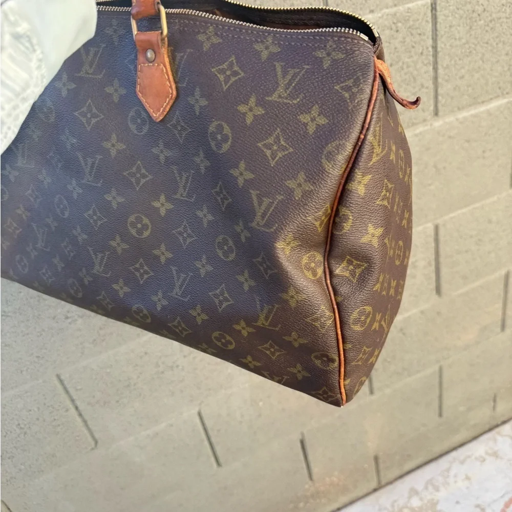 Authentic Vintage Speedy 40